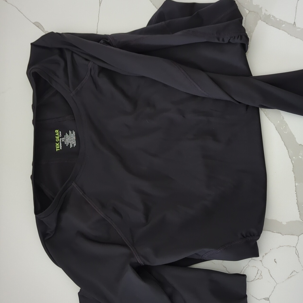Black active maternity top